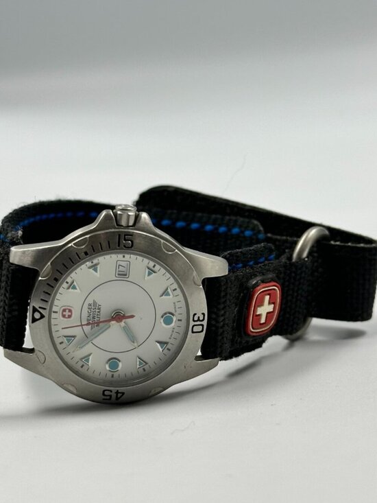 Wenger Swiss Military Watch Women Silver Tone Black Nylon Strap 7908X Works main image 7